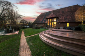 Luxury Barn with Hot tub